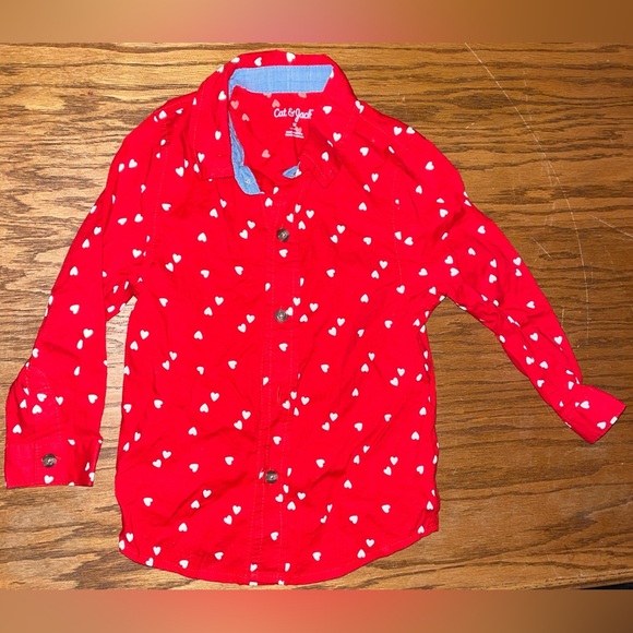 Long-sleeved button-up, red with little white hearts all over- size 3T - Picture 2 of 4